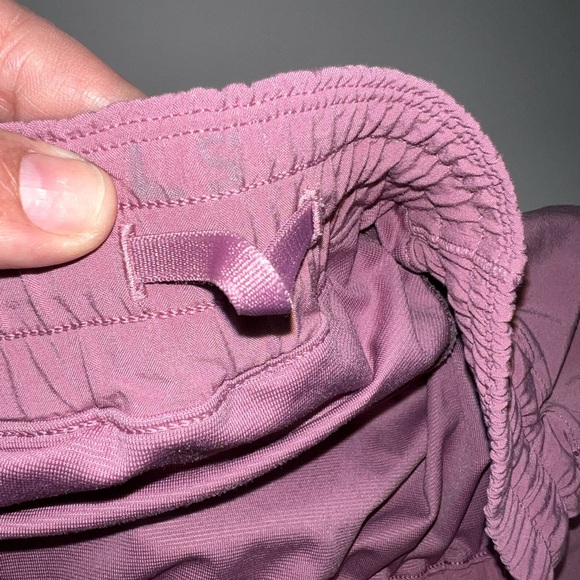 Lululemon 🍋 Hotty Hot Short II *2.5" Inseam Size 10 - Picture 8 of 9